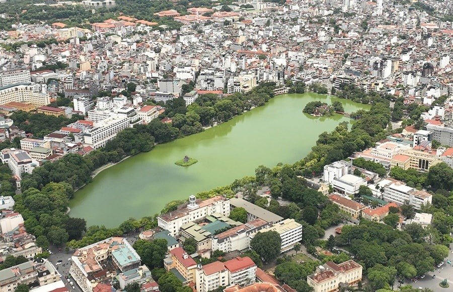 Khu vực các tuyến phố quanh Hồ Gươm dự kiến được chọn thí điểm vùng phát thải thấp từ ngày 1/7. Ảnh minh họa