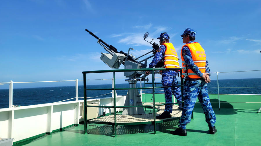 Luyện tập bắn súng 14,5mm đối không trên tàu CSB.