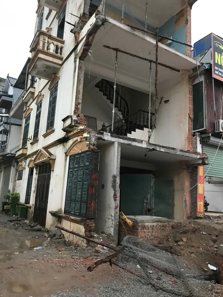 Mặc dù bản án đã có hiệu lực pháp luật. Tuy nhiên, quyền lợi của người dân vẫn chưa được đảm bảo.