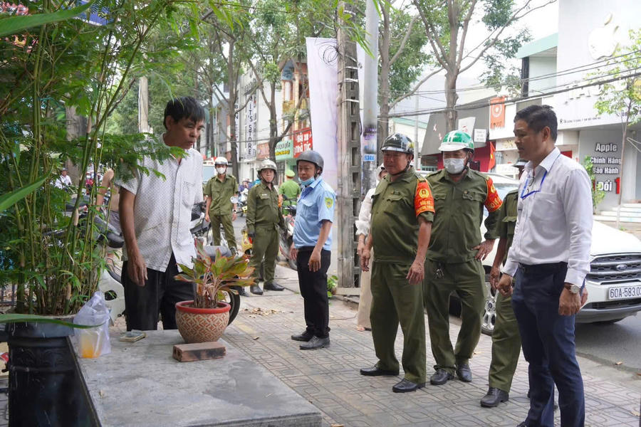 Lực lượng ra quân ngay sau buổi phát động.