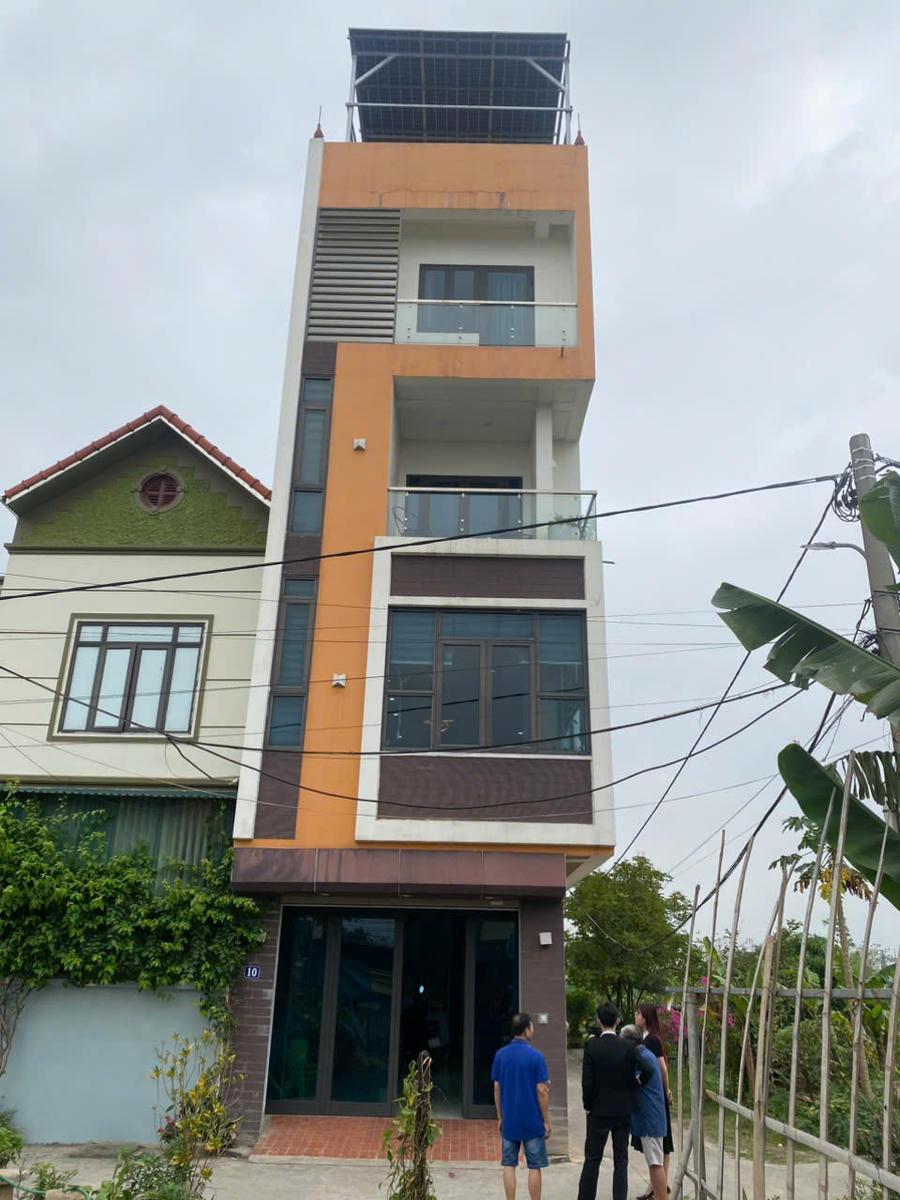 Toàn cảnh ngôi nhà, nơi mà ông Triển cùng nhiều thế hệ sinh sống ổn định qua nhiều thập kỉ.