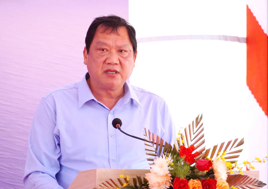 Ông Lâm Văn Bi - Ủy viên BTV Tỉnh ủy, Phó Chủ tịch Thường trực UBND tỉnh Cà Mau, phát biểu tại lễ khởi công.