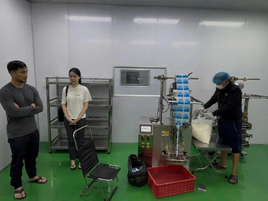 Xưởng trộn chất cấm Sibutramine vào trà sữa giảm cân Emo’s. Ảnh Nguyễn Trang