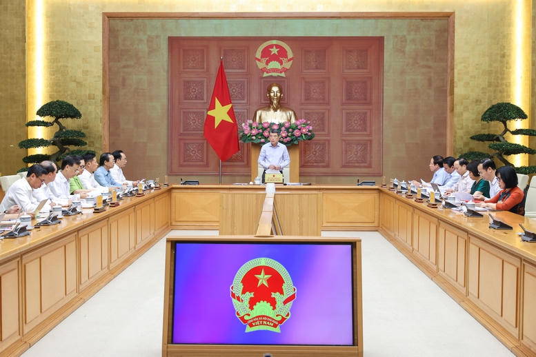 Tại buổi làm việc,&nbsp;Thủ tướng Lê Minh Hưng yêu cầu Bộ GD&ĐT bảo đảm đủ sách giáo khoa dùng chung trong toàn quốc từ năm học 2026-2027.