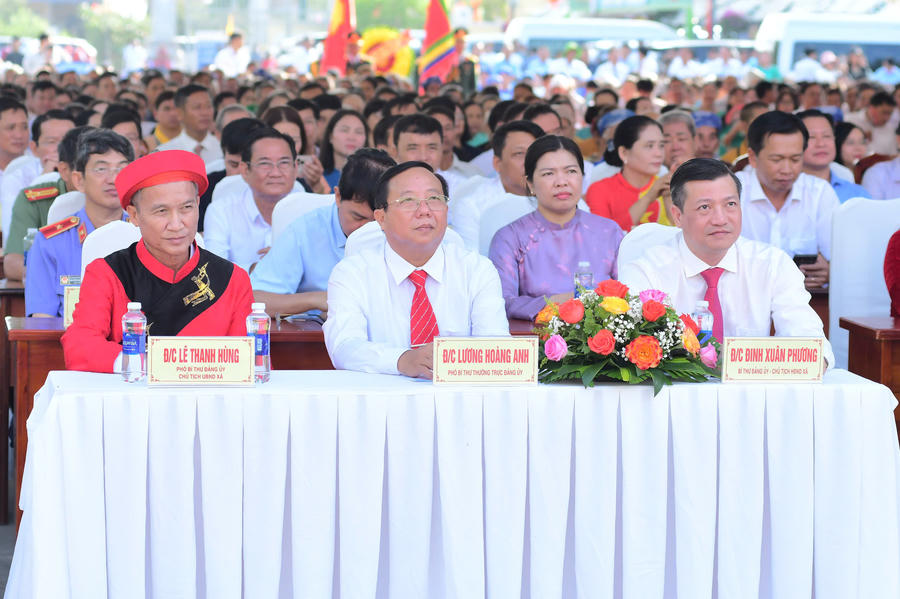 Các đại biểu tham dự buổi Lễ.