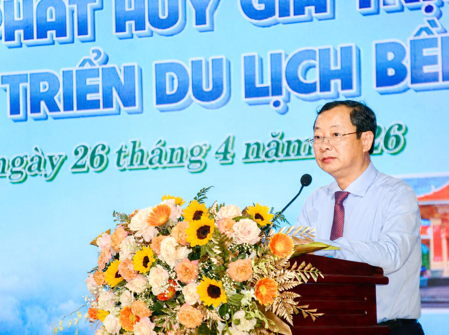 Ông Nguyễn Quốc Thanh - Tỉnh ủy viên, Giám đốc Sở Văn hóa, Thể thao và Du lịch tỉnh Cà Mau tiếp thu ý kiến chỉ đạo và tham luận của đại biểu, đồng thời khẳng định sẽ nghiên cứu, hoàn thiện các giải pháp cụ thể để triển khai hiệu quả trong thực tiễn.