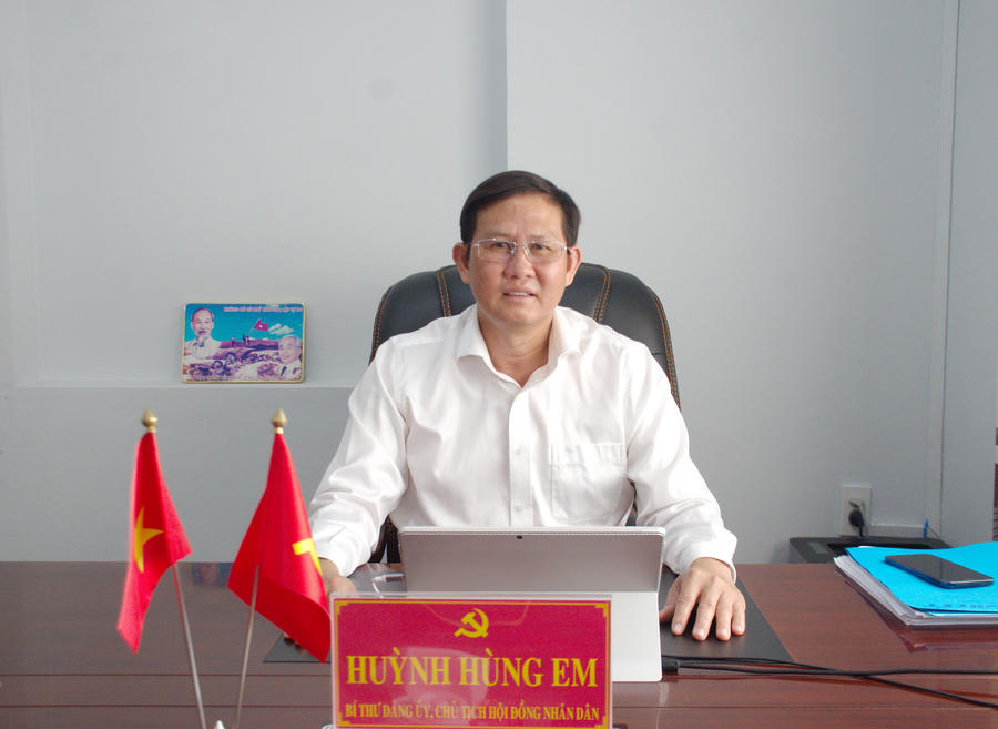 Ông Huỳnh Hùng Em – Bí thư Đảng ủy, Chủ tịch HĐND xã Lương Thế Trân.