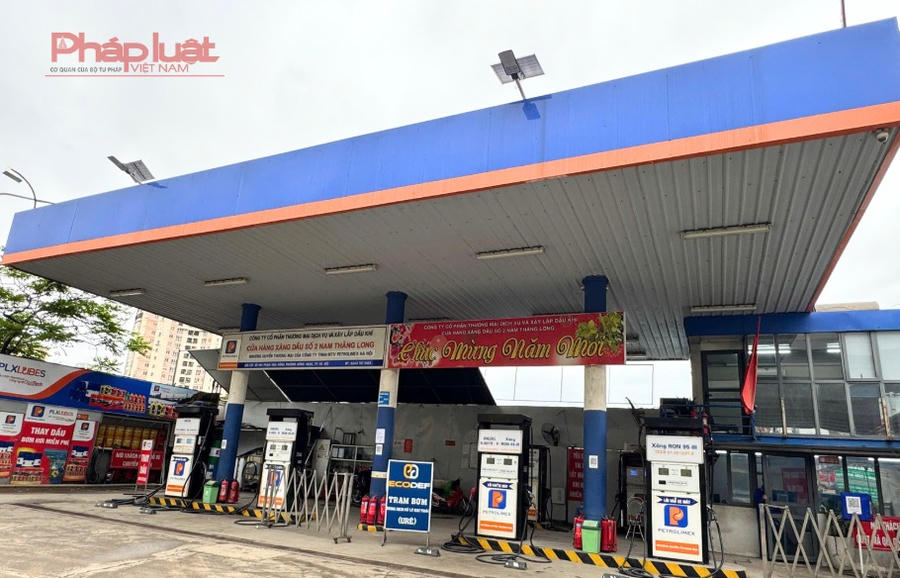 Hà Nội cho doanh nghiệp chuyển đổi hơn 3.000 m2 đất trồng lúa&nbsp;để thực hiện kinh doanh xăng dầu. (Ảnh minh hoạ).