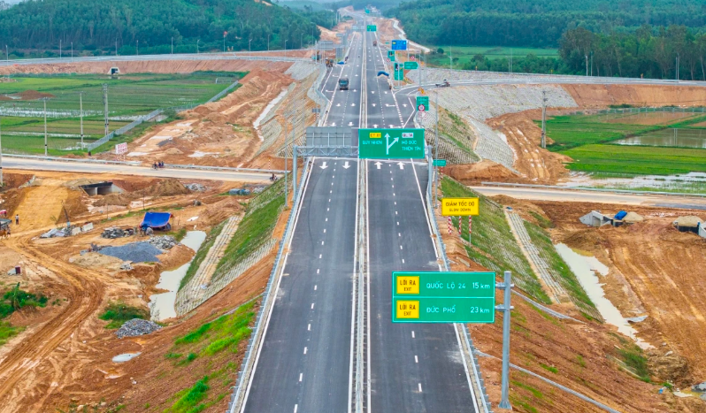 Dự án thành phần đoạn Quảng Ngãi – Hoài Nhơn thuộc Dự án cao tốc Bắc - Nam sẽ chính thức được đưa vào khai thác vào ngày mai (29/4).