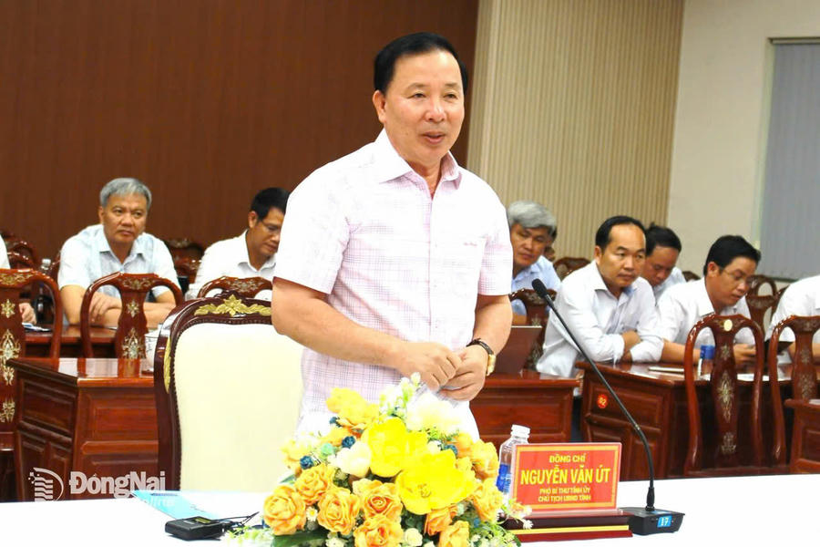 Phó Bí thư Tỉnh ủy, Chủ tịch UBND tỉnh Đồng Nai Nguyễn Văn Út chủ trì cuộc họp.