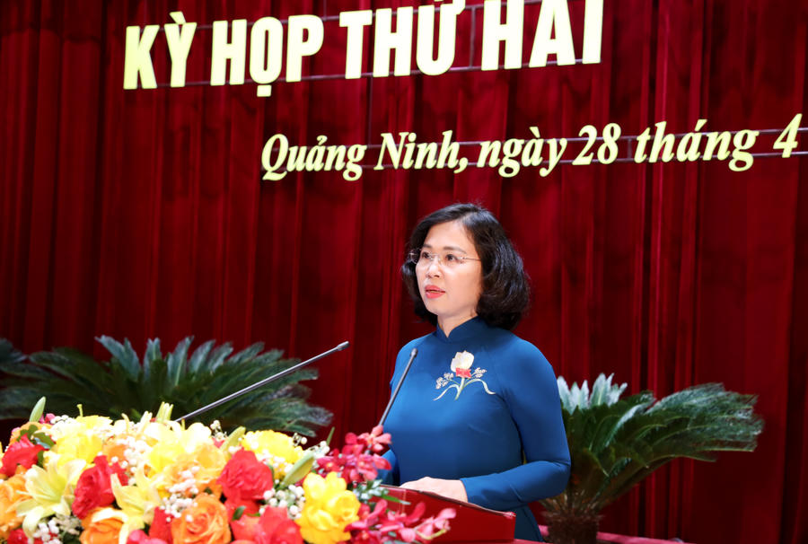 Bà Trịnh Thị Minh Thanh, Phó Bí thư Thường trực Tỉnh ủy, Chủ tịch HĐND tỉnh Quảng Ninh, phát biểu tại Kỳ họp thứ 2 HĐND tỉnh khóa XV.