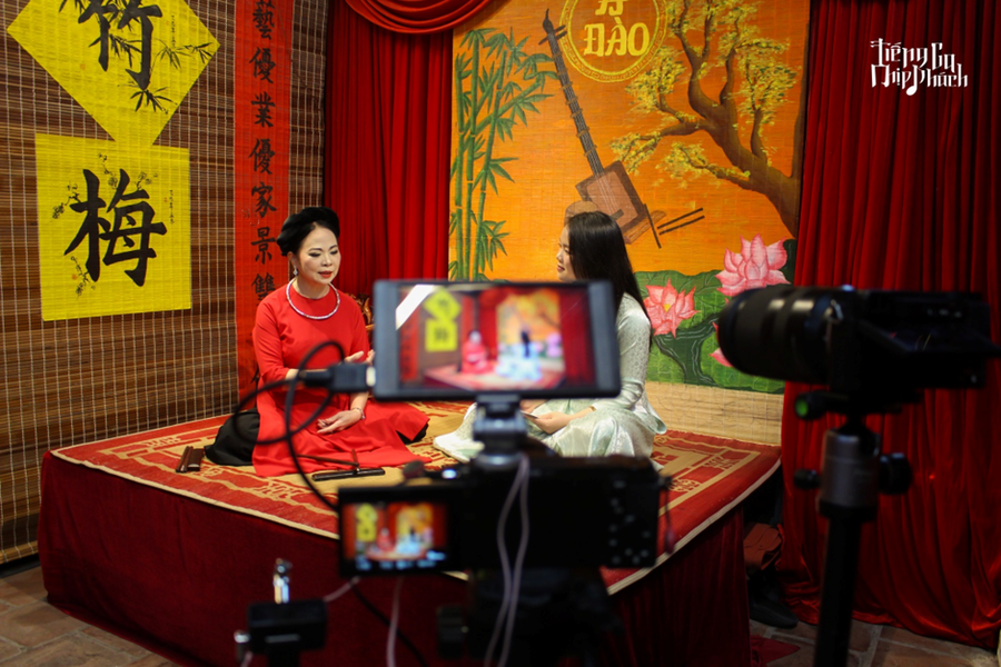 Các tập podcast được dự án đầu tư kỹ lưỡng về bối cảnh và thiết bị, mang đến hình ảnh chỉn chu, giàu tính thẩm mỹ và trải nghiệm nghe, nhìn trọn vẹn.