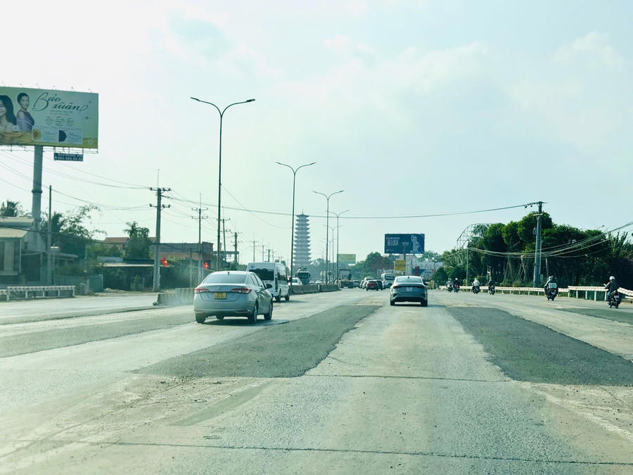 Hai trạm thu phí trên quốc lộ 51 đã được tháo dỡ, trả lại mặt đường thông thoáng, phương tiện lưu thông thuận lợi.