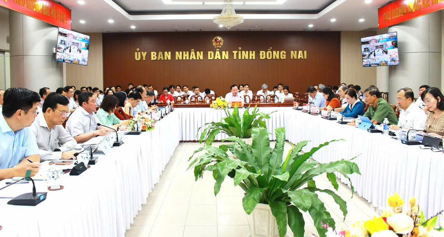 Quang cảnh phiên họp. 