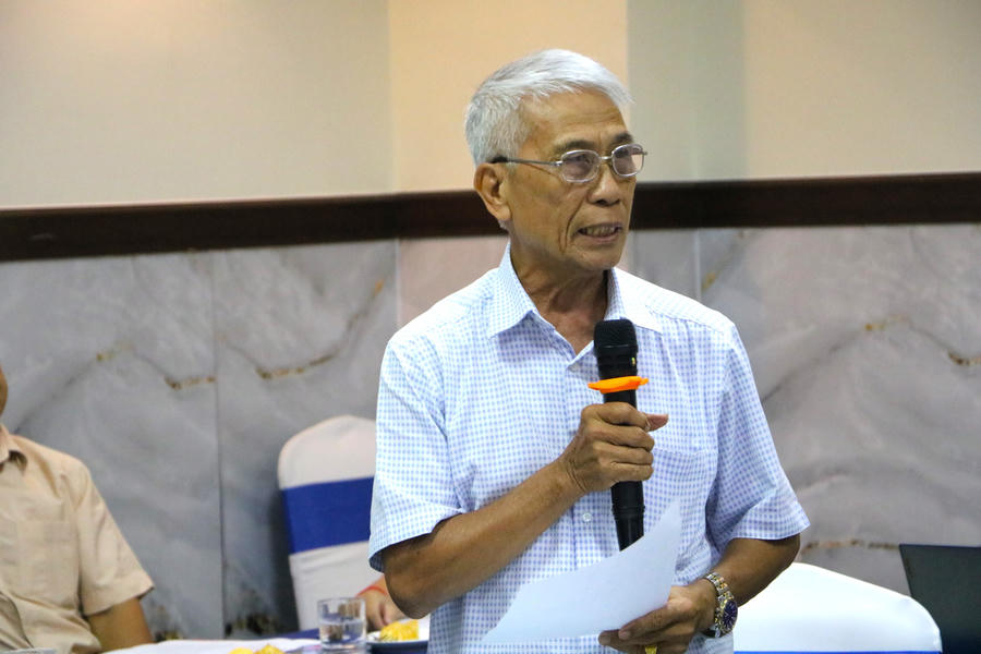 Các đại biểu trao đổi, thảo luận.