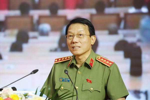 Đại tướng Lương Tam Quang, Ủy viên Bộ Chính trị, Bộ trưởng Bộ Công an phát biểu tại hội nghị tiếp xúc cử tri.