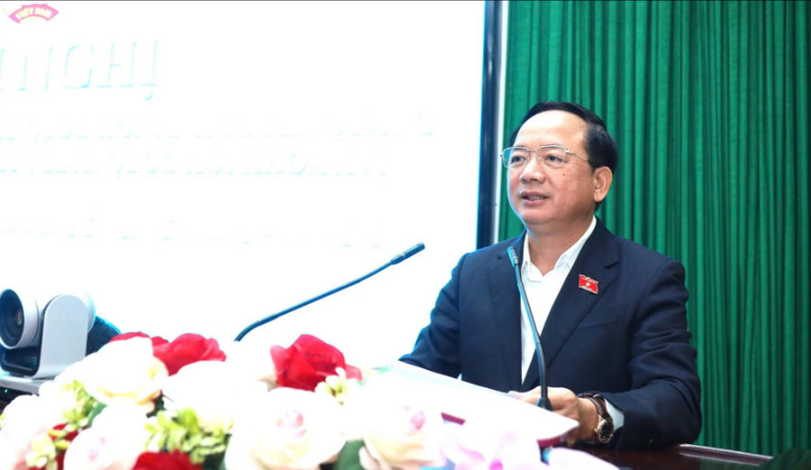 Trưởng Ban Tuyên giáo và Dân vận Trung ương Trịnh Văn Quyết phát biểu tại hội nghị tiếp xúc cử tri.