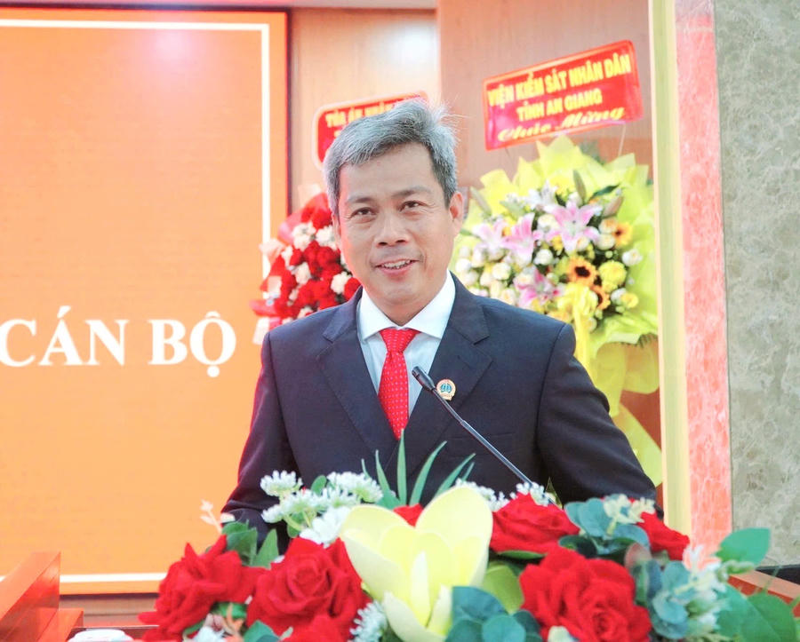 Tân Chánh án TAND tỉnh An Giang Thái Rết phát biểu nhận nhiệm vụ