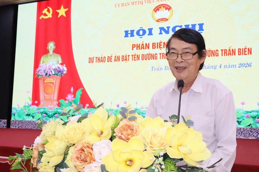 Đại biểu phát biểu ý kiến.