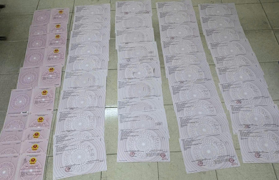 Tang vật thu giữ liên quan đến vụ án. Ảnh: BCA.