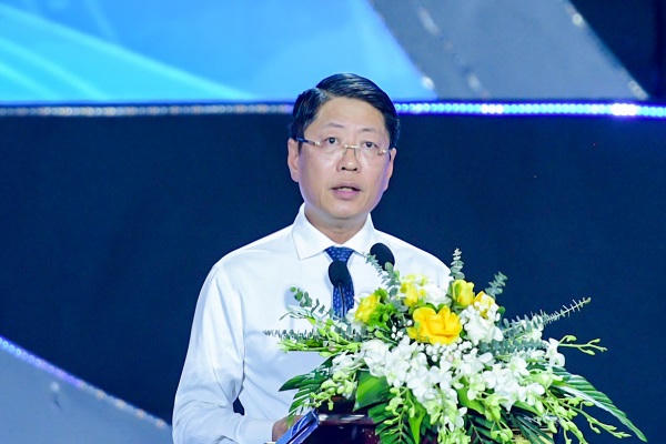 Ông&nbsp;Trần Song Tùng, Ủy viên Ban Thường vụ Tỉnh ủy, Phó Chủ tịch Thường trực UBND tỉnh, Phó Trưởng Ban Tổ chức Tuần du lịch Ninh Bình năm 2026 phát biểu khai mạc Chương trình.