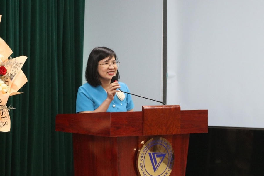 Phó Trưởng ban Phổ biến kiến thức VUSTA, nguyên Giám đốc, Tổng Biên tập NXB Tri thức tại hội nghị.