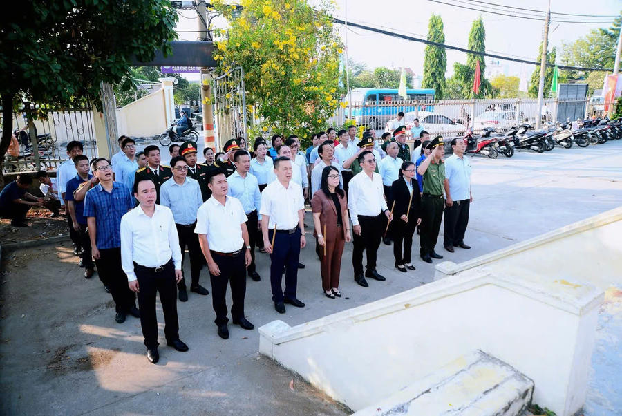 Phường Long Hưng tổ chức lễ dâng hương tri ân các anh hùng liệt sĩ nhân dịp 30/4.