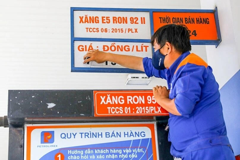 Theo Nghị quyết số 25/2026/NQ-CP của Chính phủ kéo dài thời gian giảm thuế nhập khẩu một số mặt hàng xăng dầu về 0% đến 30/6/2026. Hình ảnh minh hoạ.