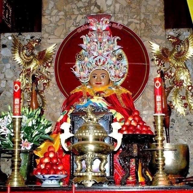 Không gian linh thiêng , huyền bí