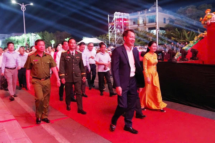 Các đại biểu tham dự.