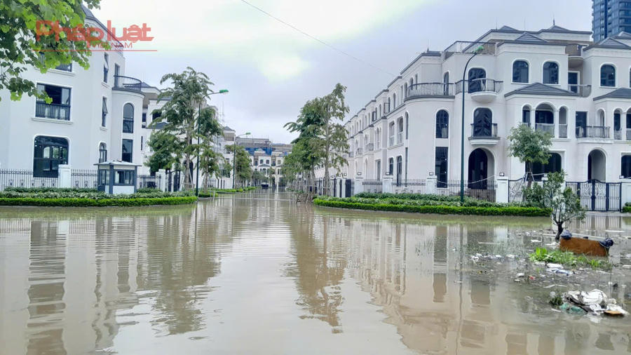 Một khu đô thị bị ngập trong khu vực nội thành Thành phố Hà Nội năm 2025.