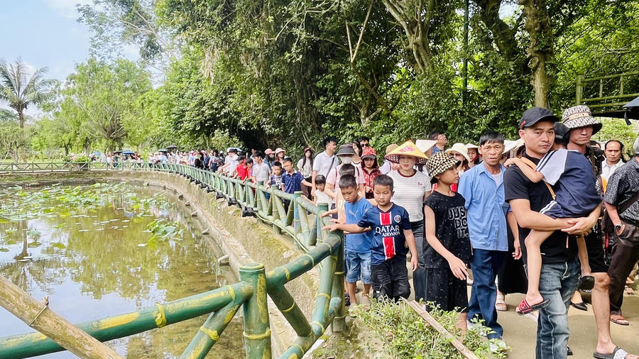 Hơn 55.000 lượt khách hành hương về Khu di tích Kim Liên.