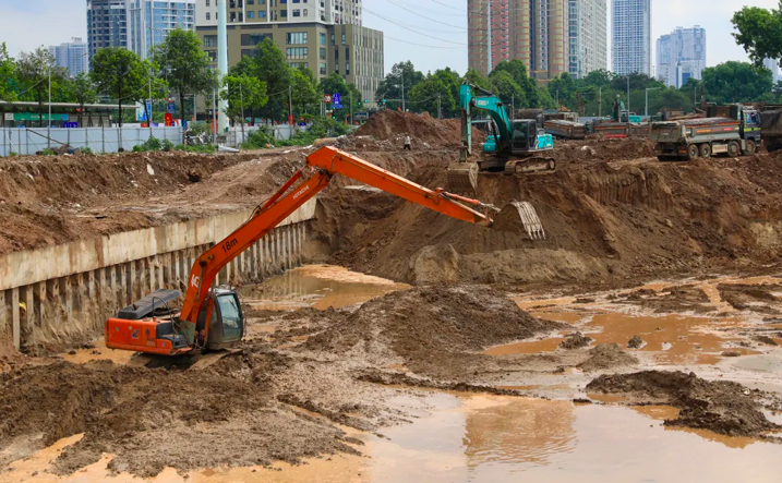 Hiện trạng thi công hồ đầu mối Mễ Trì (hồ Đồng Bông 2). Ảnh: Quang Thái.