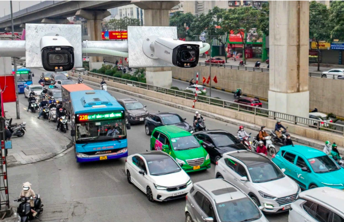 Trong 4 ngày nghỉ lễ (từ 30/4 đến 3/5), thông qua hệ thống camera AI, lực lượng CSGT Hà Nội đã ghi nhận 986 trường hợp vi phạm trật tự an toàn giao thông.