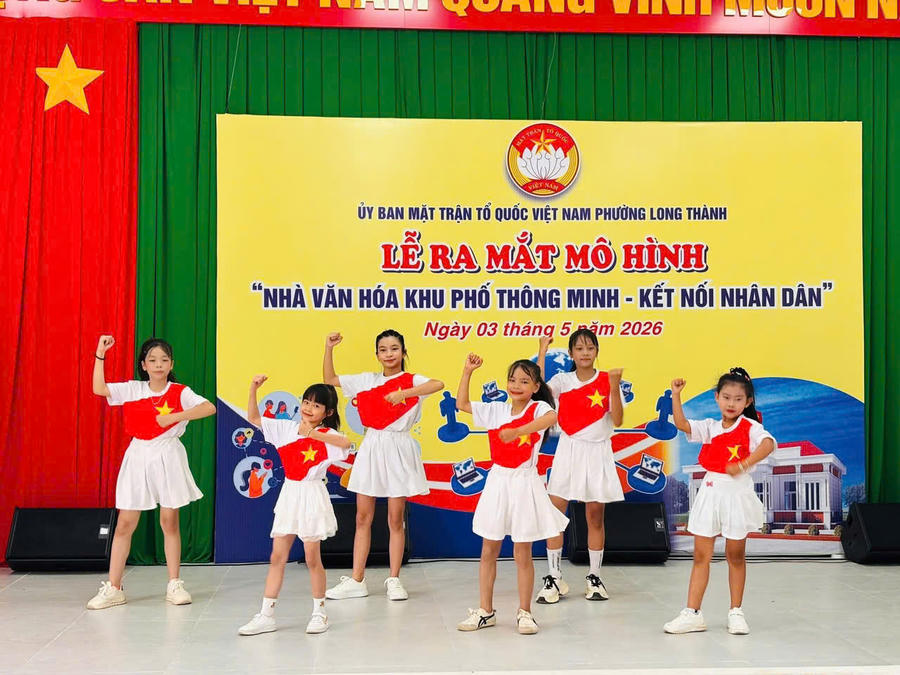 Chương trình ca nhạc chào mừng.