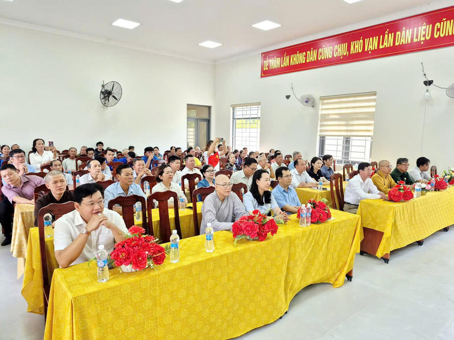 Toàn cảnh buổi lễ.
