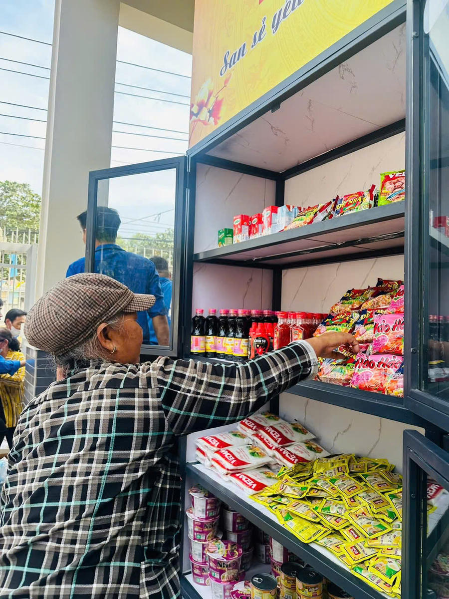 “Tủ an sinh cộng đồng”&nbsp;phục vụ các hộ gia đình khó khăn.