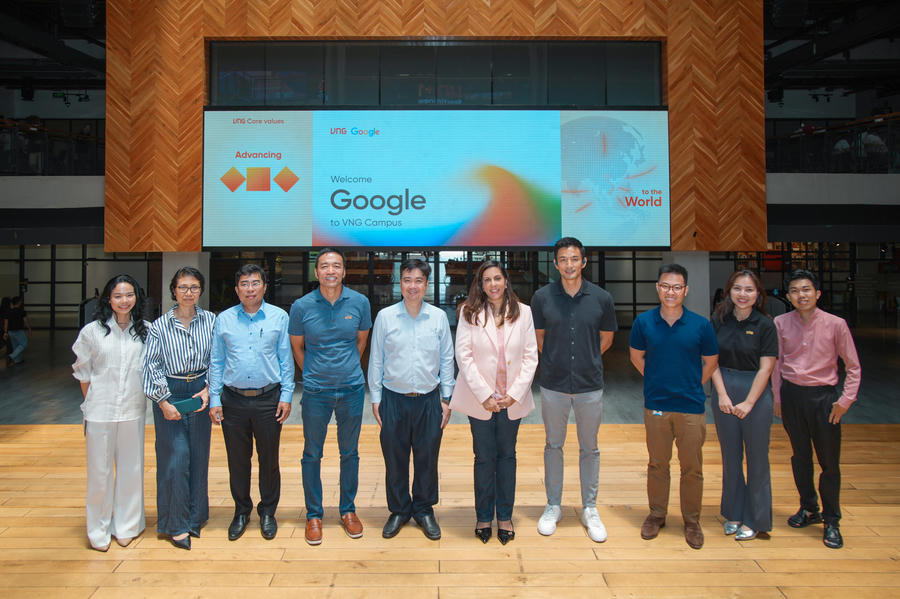 Các đại diện từ Google, VNG và ĐHQG HCM trong buổi làm việc tại VNG Campus.
