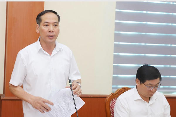 Lãnh đạo Sở Tài chính trình bày báo cáo tại buổi làm việc.