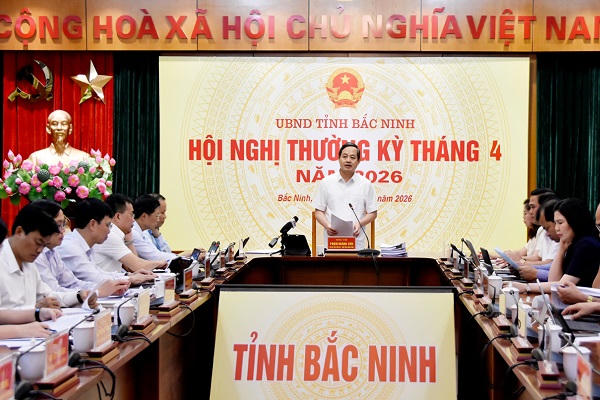 Chủ tịch UBND tỉnh Bắc Ninh, ông Phạm Hoàng Sơn phát biểu chỉ đạo tại hội nghị.