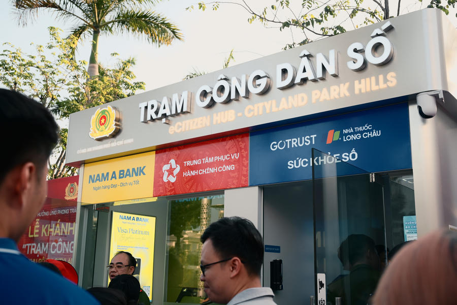 Trạm Công dân số đặt ngay trong khu dân cư, tích hợp 6 nhóm tiện ích thiết yếu từ hành chính công, y tế số đến tài chính - ngân hàng.