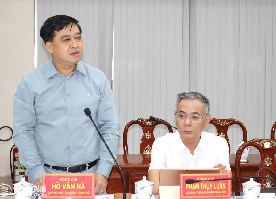 Ông Hồ Văn Hà, Thành ủy viên, Phó Chủ tịch UBND TP Đồng Nai phát biểu.