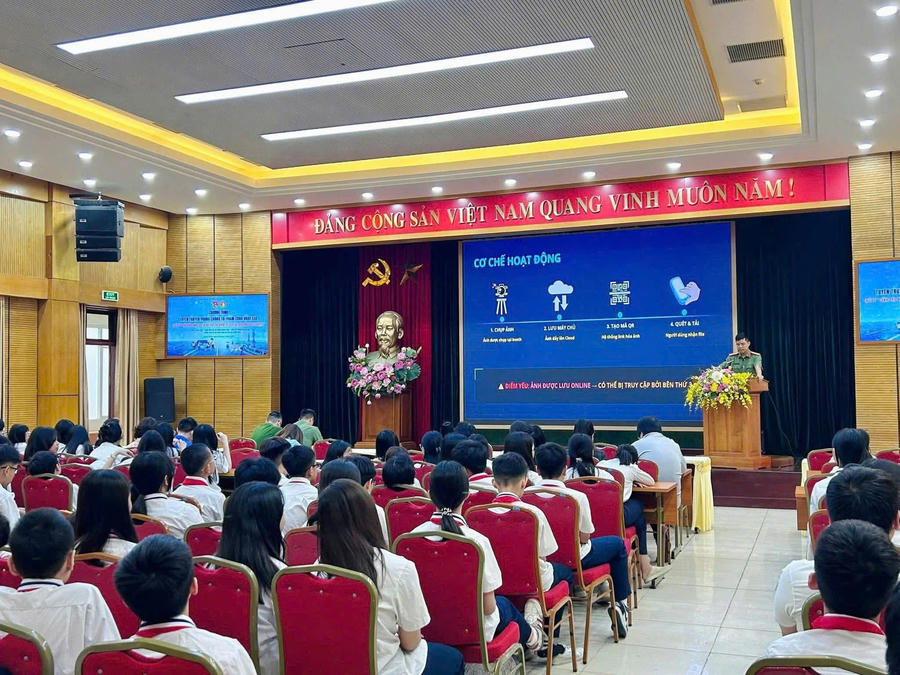 Công an TP Hà Nội tổ chức Chương trình tuyên truyền phòng chống tội phạm công nghệ cao cho thanh thiếu nhi. (Ảnh: Công an TP Hà Nội)
