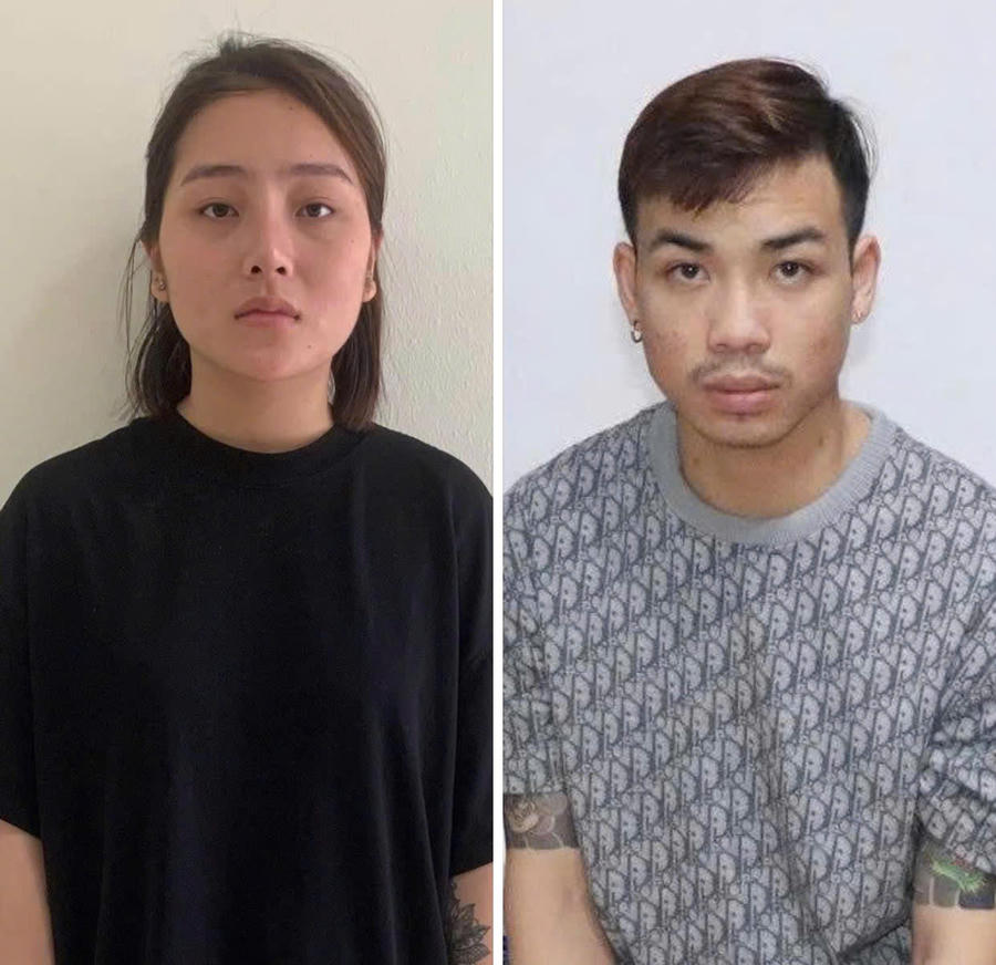 Mẹ để và cha dượng cháu bé.