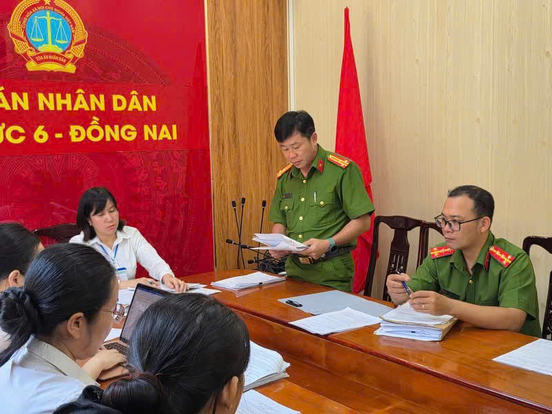 Phiên họp áp dụng biện pháp xử lý chuyển hướng đối với người chưa thành niên phạm tội.