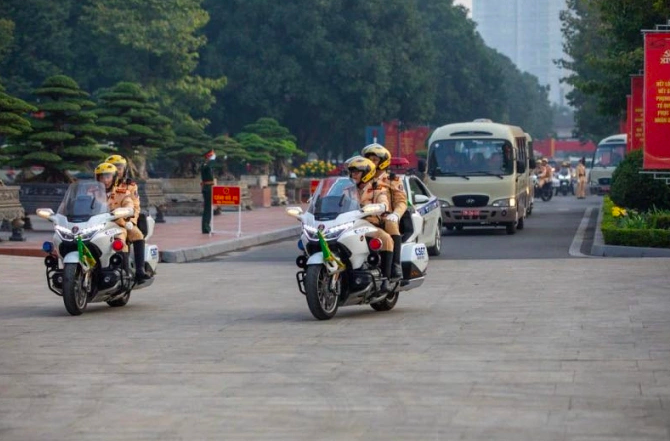 Lực lượng chức năng sẽ tạm cấm nhiều tuyến đường ở Hà Nội trong 3 ngày  từ 11/5 đến 13/5 để phục vụ Đại hội đại biểu toàn quốc Mặt trận Tổ quốc Việt Nam lần thứ XI.
