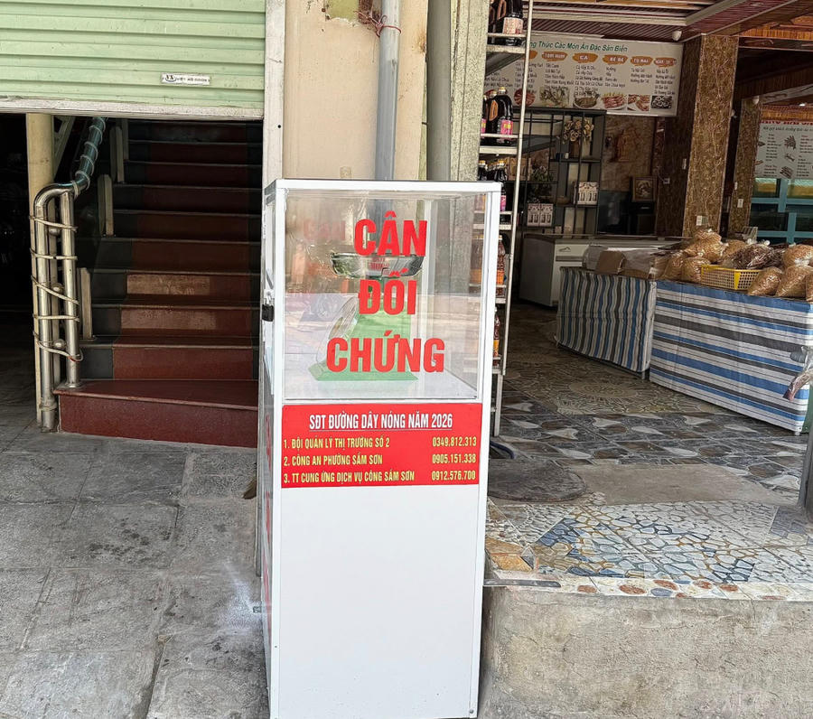 Cân đối xứng đặt tại đường Lê Thánh Tông.