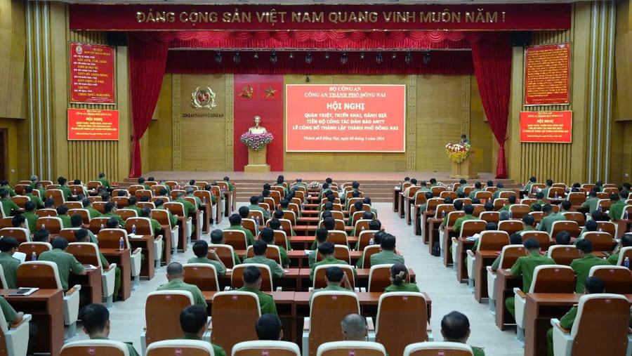 Toàn cảnh Hội nghị quán triệt triển khai đánh giá tiến độ công tác bảo đảm ANTT Lễ công bố thành lập Thành phố Đồng Nai.