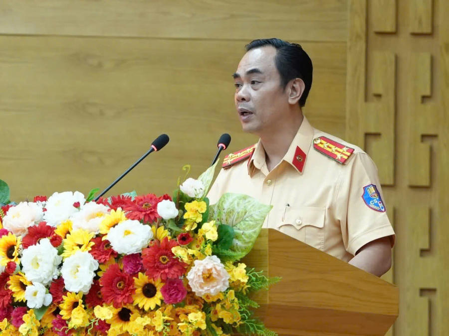 Các đại biểu phát biểu ý kiến tại Hội nghị quán triệt triển khai đánh giá tiến độ công tác bảo đảm ANTT Lễ công bố thành lập Thành phố Đồng Nai.