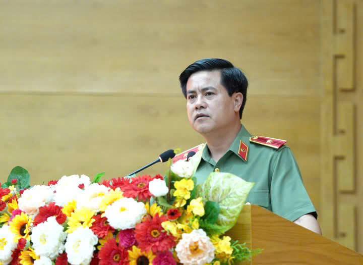 Các đại biểu phát biểu ý kiến tại Hội nghị quán triệt triển khai đánh giá tiến độ công tác bảo đảm ANTT Lễ công bố thành lập Thành phố Đồng Nai.